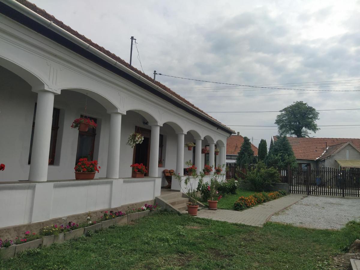 Hotel Heni Vendeghaza Vadna Zewnętrze zdjęcie