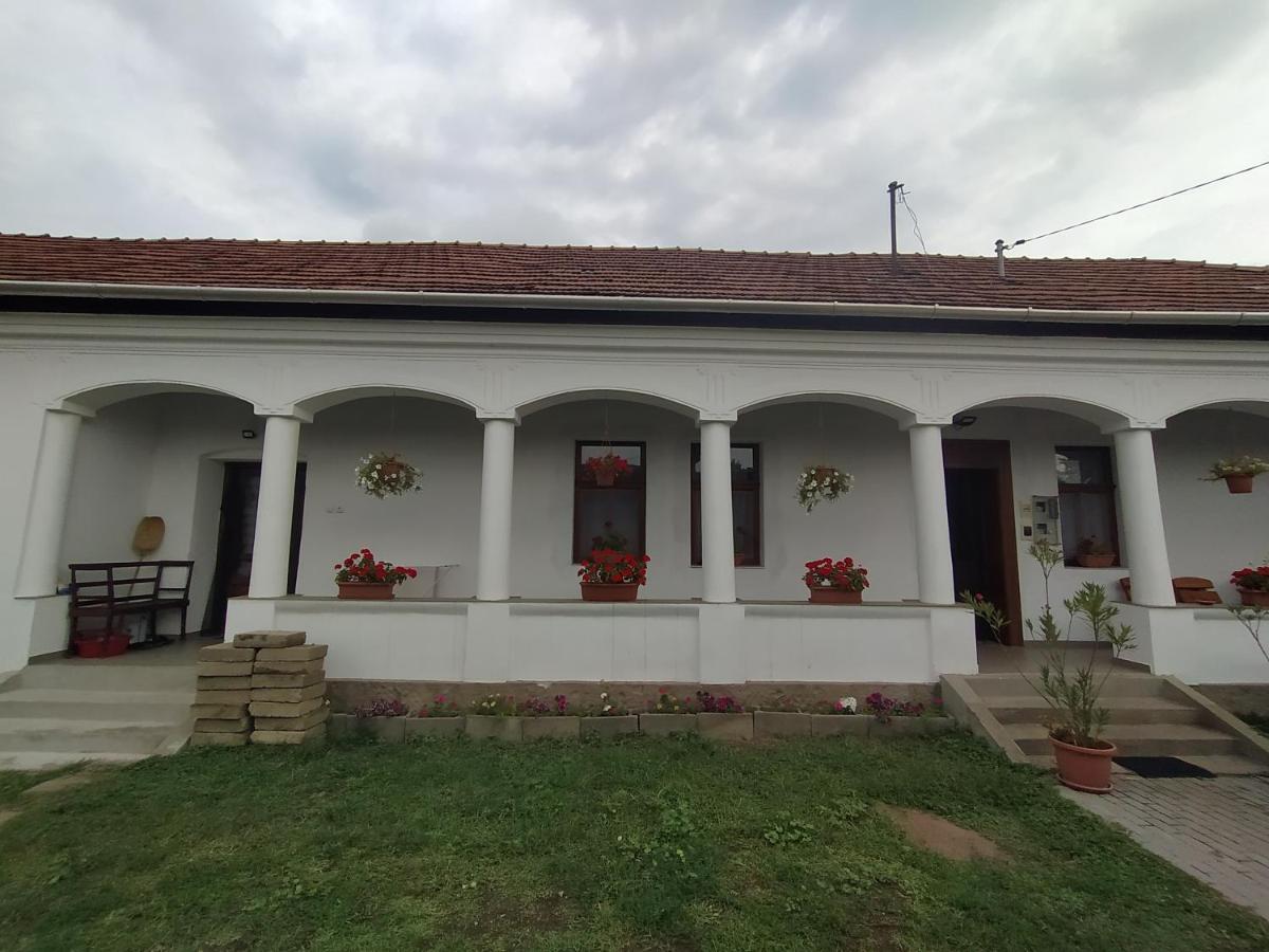 Hotel Heni Vendeghaza Vadna Zewnętrze zdjęcie