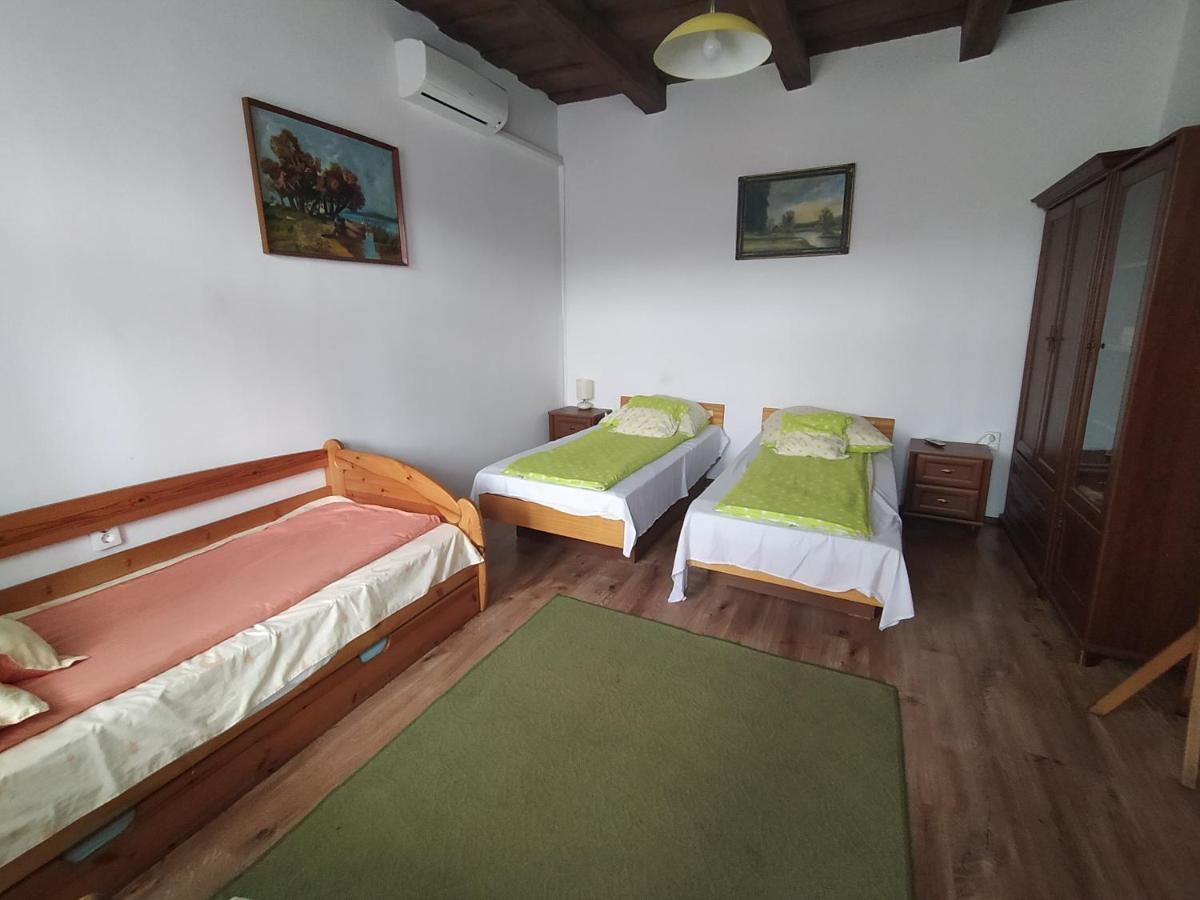Hotel Heni Vendeghaza Vadna Zewnętrze zdjęcie