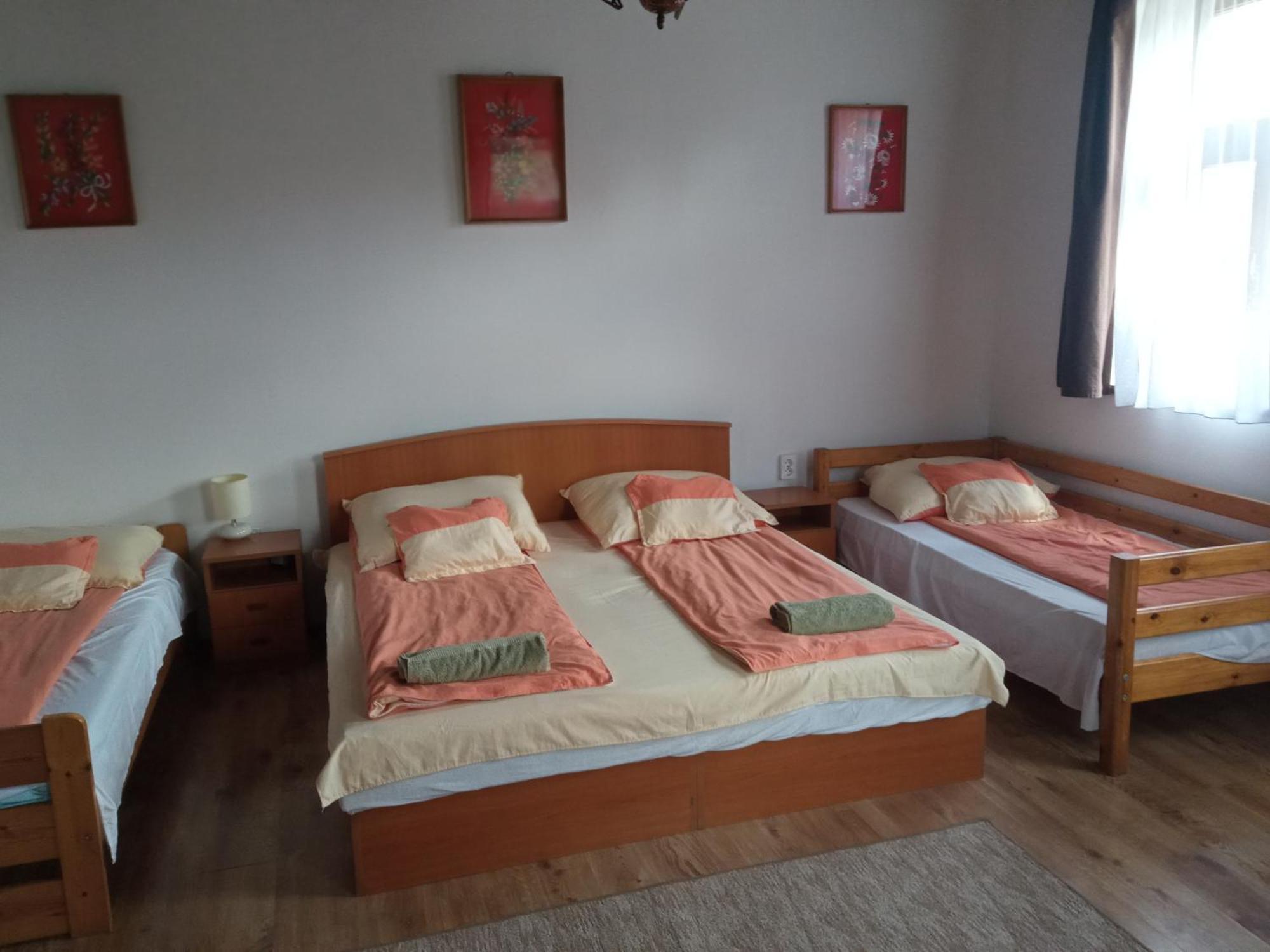 Hotel Heni Vendeghaza Vadna Zewnętrze zdjęcie