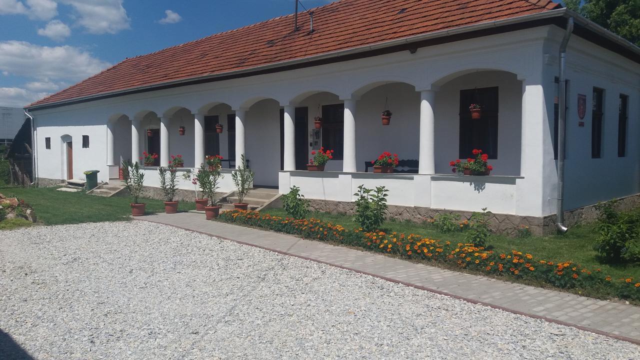 Hotel Heni Vendeghaza Vadna Zewnętrze zdjęcie